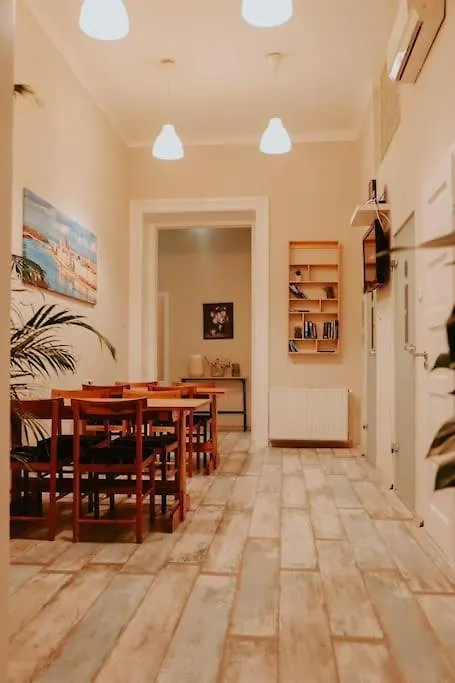 Spacious Apartment For Group In Centre Budapest
