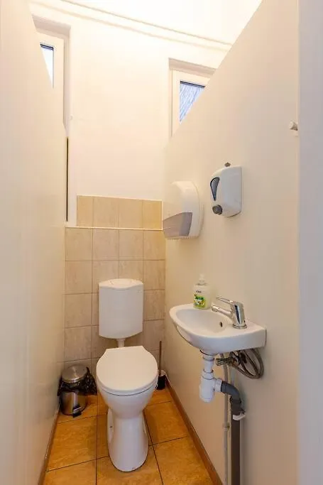 Spacious Apartment For Group In Centre Budapest