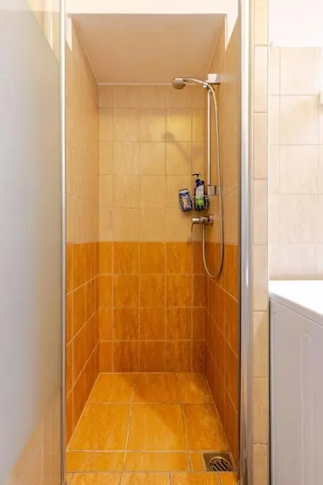 Spacious Apartment For Group In Centre Budapest