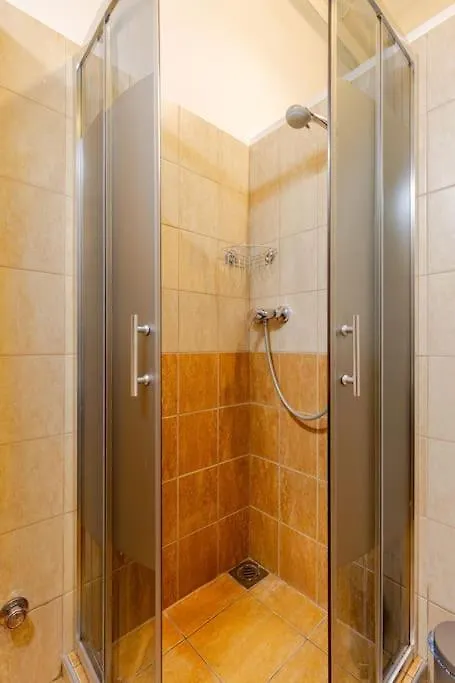 Spacious Apartment For Group In Centre Budapest