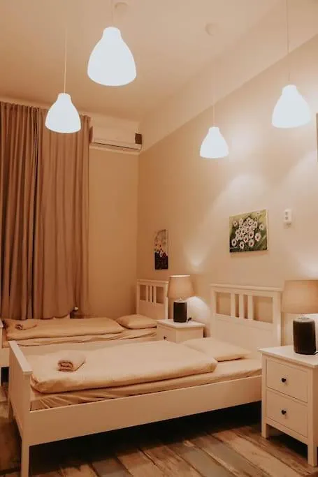 Spacious Apartment For Group In Centre Budapest