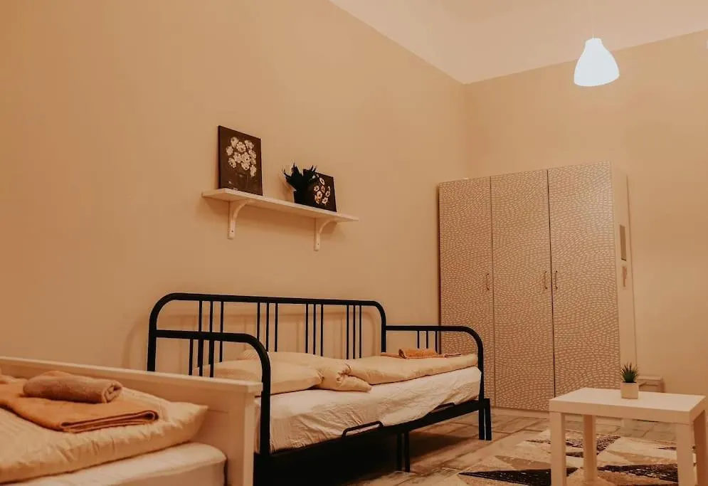 Spacious Apartment For Group In Centre Budapest