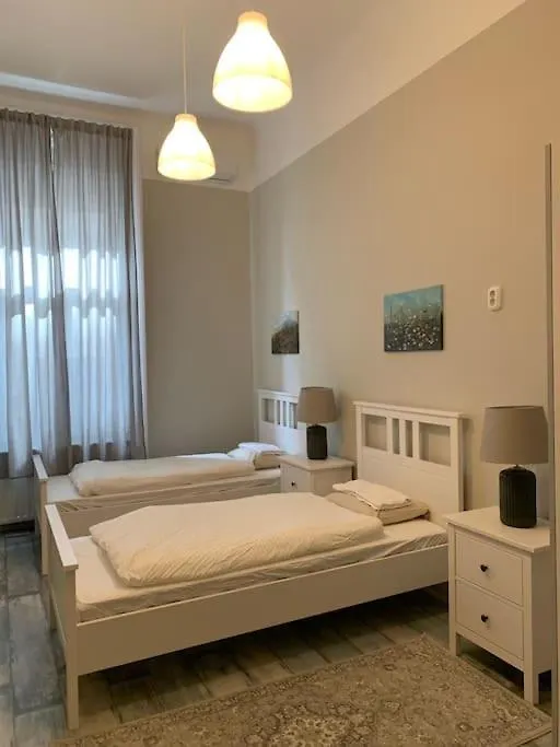 Spacious Apartment For Group In Centre Budapest 0*,
