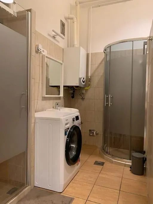 Spacious Apartment For Group In Centre Budapest